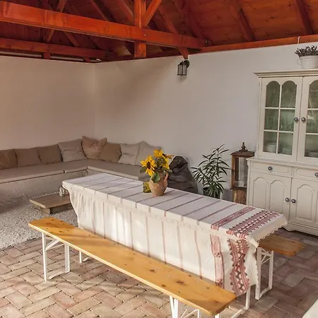 Pitypangosporta Apartment Tiszafured